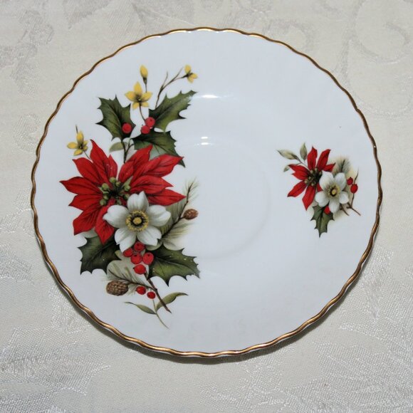 Mismatched Christmas Poinsettia Teacup Set | Bluebird | Crown Regent - Picture 7 of 13